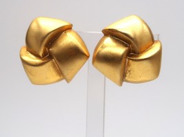 Vtg Brushed Gold Tone Knot Clip-on Earrings Fashion Jewelry 80&#39;s - $12.00