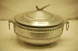 Vintage Hammered Aluminum Serving Dish w Lid &amp; Pyrex Insert Bowl Kitchen... - $39.59
