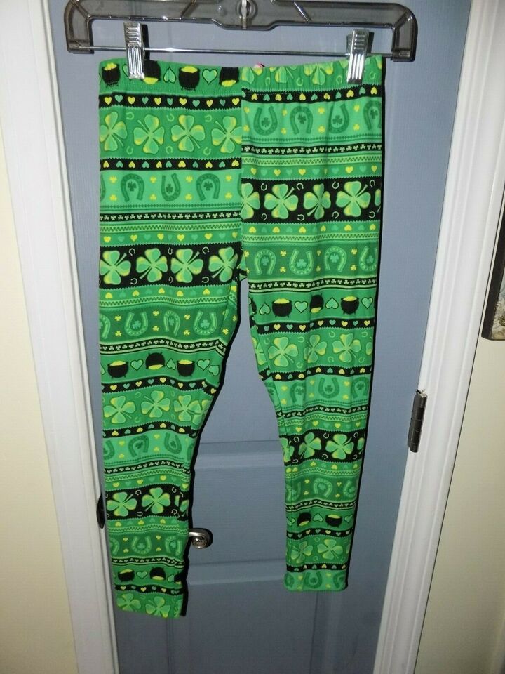 No Boundaries St. Patrick&#39;s Day Green Leggings Size S 3/5 Women&#39;s EUC - $18.40
