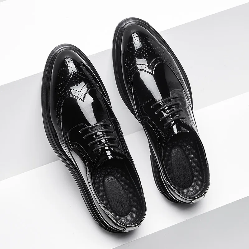 British style men&#39;s casual business wedding formal dresses patent leather shoes  - £210.74 GBP