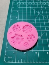 6 Cavity Flower Silicone Mold - £6.04 GBP