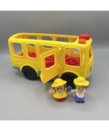 Fisher Price Battery Operated Talking Lights School Bus &amp; 2 Little Peopl... - £11.71 GBP