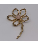 Vintage Signed Jeanne Flower Brooch Gold-Tone Twisted Design Pink Center - £37.22 GBP