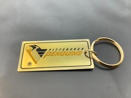 Vintage Nhl Team Logo Keyring Pittsburg Penguins Keychain Ancien Porte-Clés Lnh - £8.66 GBP