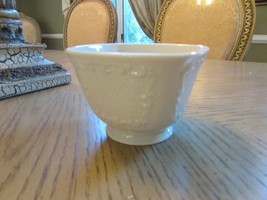 LENOX CANTERBURY SQUARE BOWL 4-1/4&quot; EMBOSSED SIDES SOLID IVORY COLORED USA - £4.61 GBP