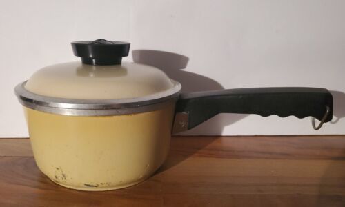 Primary image for Vintage Club Cast Aluminum Cream Beige Harvest 1 Quart Sauce Pan Pot With Lid