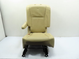 17 Toyota Highlander #1254 Seat, 2nd Row Captain Chair, Rear Left Tan - $494.99