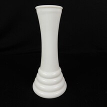VTG 8&quot;  Milk Glass Bud Flower Vase Art Deco MCM Beehive White - $7.99