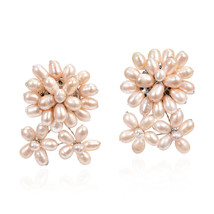 Beautiful Pink Cluster of Pearls Floral Inspired Clip-on Earrings - £16.74 GBP