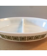 Vintage 60s Pyrex 1.5qt milk glass divided dish with square flower design - $374.40 MXN