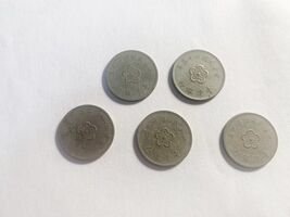 Taiwan 1 Yuan Plum Blossom Coin 5 Lot Republic of China Coin set - $6.90 CAD