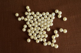 One Package of 100 Jewelry Craft Sewing 1/4&quot; Wide White Faux Pearls Free... - €3,92 EUR