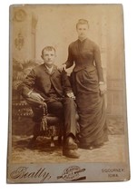 Cabinet Card Photo Attractive Young Couple in Black Sigourney Iowa Beatty Studio - £14.91 GBP