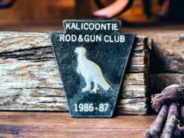 KALICOONTIE Rod &amp; Gun Club Plastic Pheasant  Pin Button Columbia County NY 86-87 - £8.21 GBP
