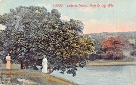 Fond Du Lac Wisconsin~Lake Du NEVEU~1910s Postcard - £8.88 GBP