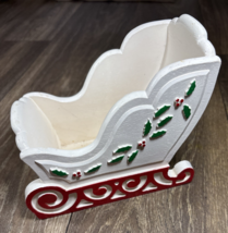 Vintage FTD Wood Christmas Sleigh Planter Decoration Holly Leaves 1985 USA - $372.61 MXN