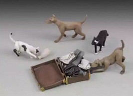 1/35 Resin Animals Model Kit Pets Cats and Dogs Unpainted - £6.63 GBP