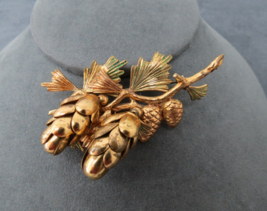 Antique Acorn Brooch Gold Tone Chunky Articulated - £55.94 GBP