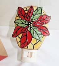 NIB-Avon F3229931 Night Light-Pointsettia Christmas Plug In w/Shade--Red/Green - £15.48 GBP