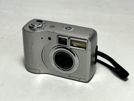 HP PhotoSmart 812 4.0 MP Compact Digital Camera Silver - $14.84