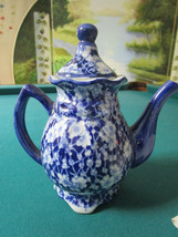Blue Ware Floral Teapot English 8&quot; [*a12] - £35.03 GBP