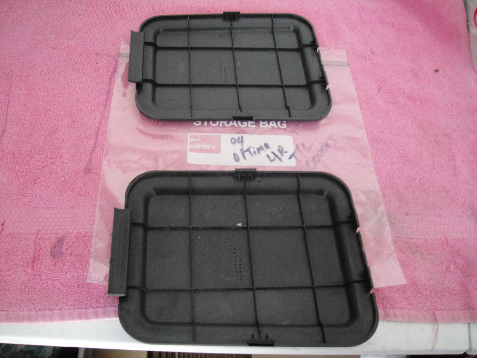 2003-2005 Kia Optima OEM FuseTail light Panel Covers p/n# 86753163-SC000... - $9.41