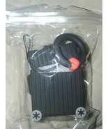 Silicone luggage airpod case-black - $127.10 MXN