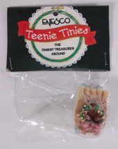 Vintage Enesco Teenie Tinies Christmas Wreath Sleigh Mini Hanging Orname... - £7.64 GBP