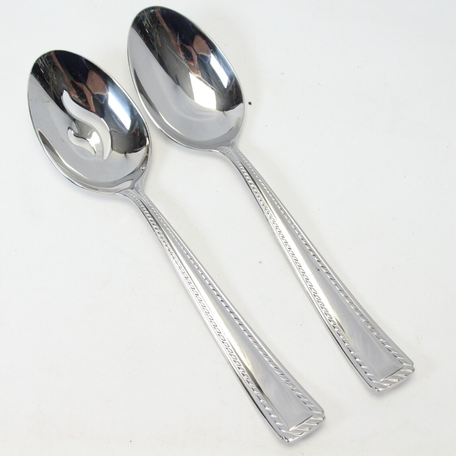 Oneida Flourish Serving Spoons 8 7/8" Stainless Rope Edge Lot of 2 - £30.69 GBP