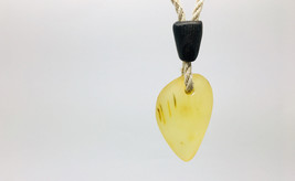 Vintage Amber Pendant with chain- Lot 20 - £19.77 GBP