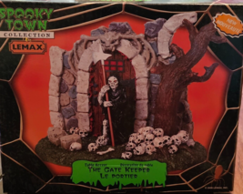 THE GATE KEEPER Spooky Town Lemax Table Accent Retired Halloween Decor Vintage - £22.58 GBP