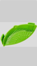 Clip-On Food Grade Silicone Strainer/Colander Spout Kitchen Tool Green - £2.19 GBP