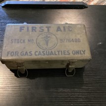 WWII US Army First Aid For Gas Casualties vehicle First Aid Kit with con... - $49.50