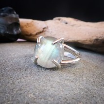Labradorite Ring in Sterling Silver with Prong Setting | Size 8 | Silver Ring |  - £45.62 GBP