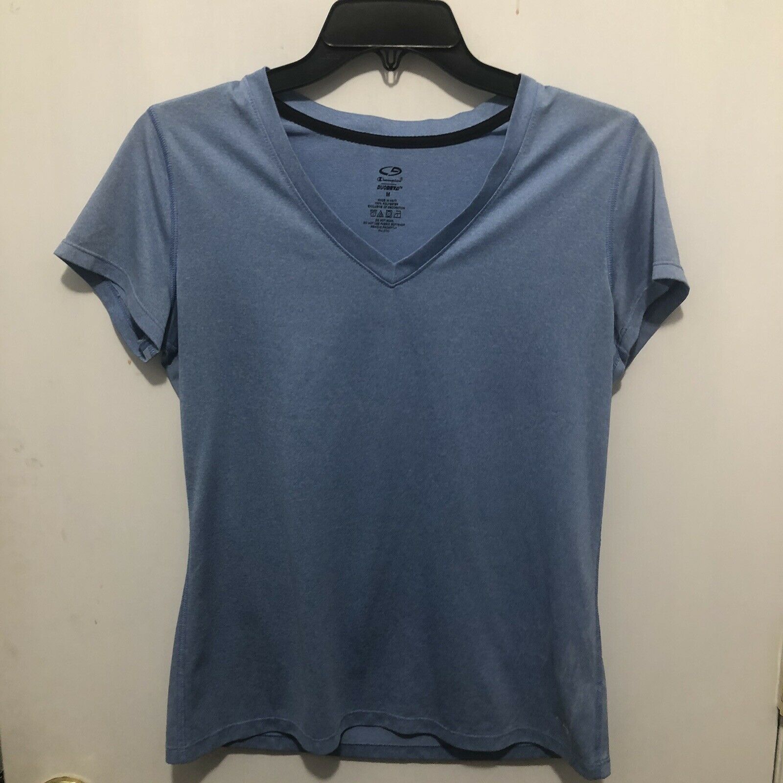 Champion Duo Dry V Neck Polyester T-shirt Blue Size Medium - $4.94
