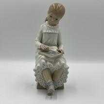 NAO Lladro Figurine Girl Sitting With Chalkboard #117 Glossy Porcelain Retired - £46.37 GBP