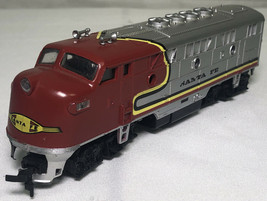 Santa Fe #4015 Locomotive HO Scale Model Train Car - $49.38