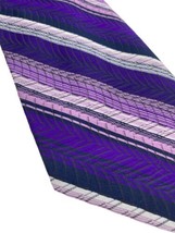 Vintage Longchamps Tie 1970s Purple White Textured Polyester 4&quot; Wide Disco - £28.74 GBP