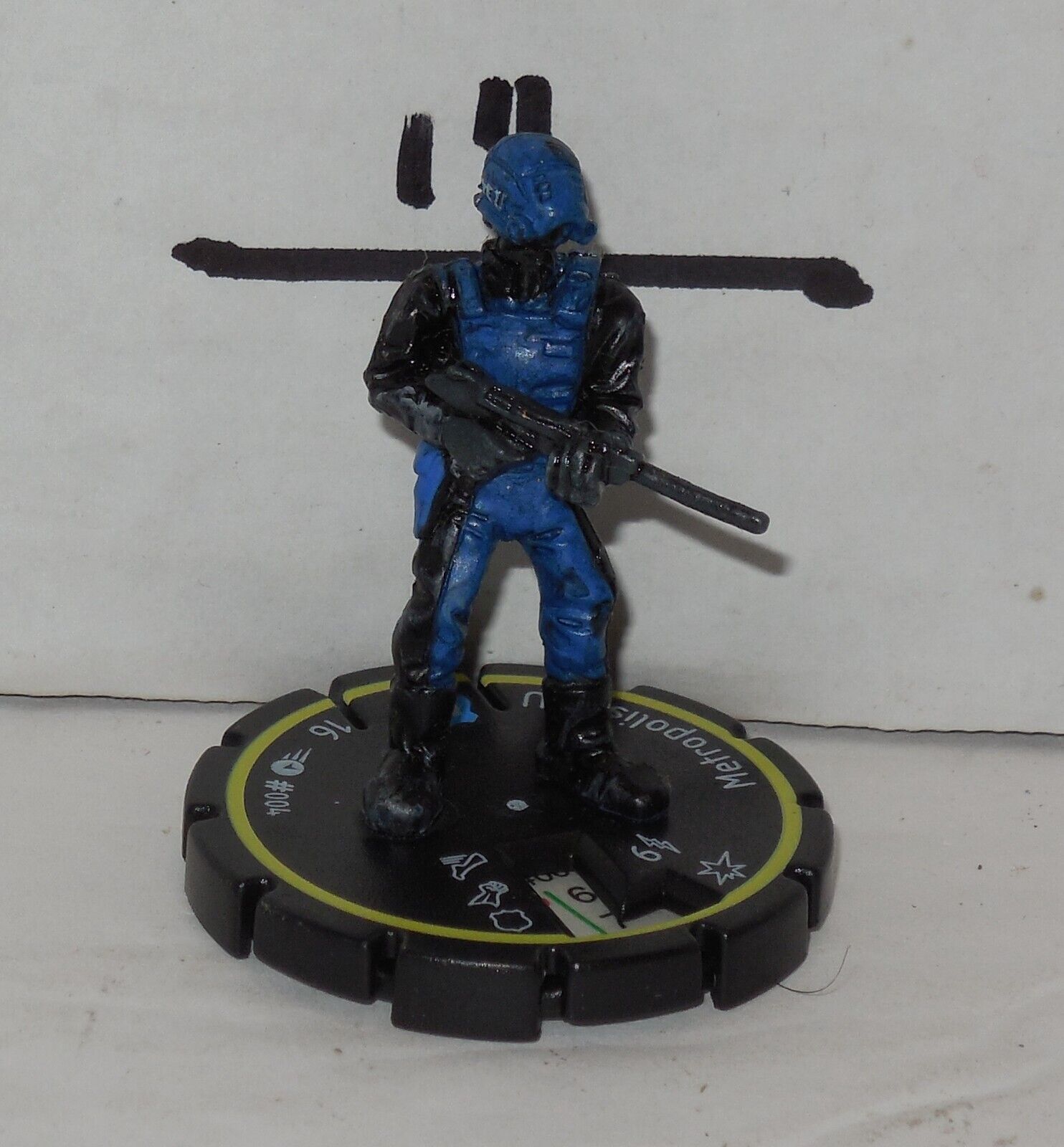 Heroclix Miniature DC Comics Hypertime set Metropolis SCU #004 figure ONLY - $10.44