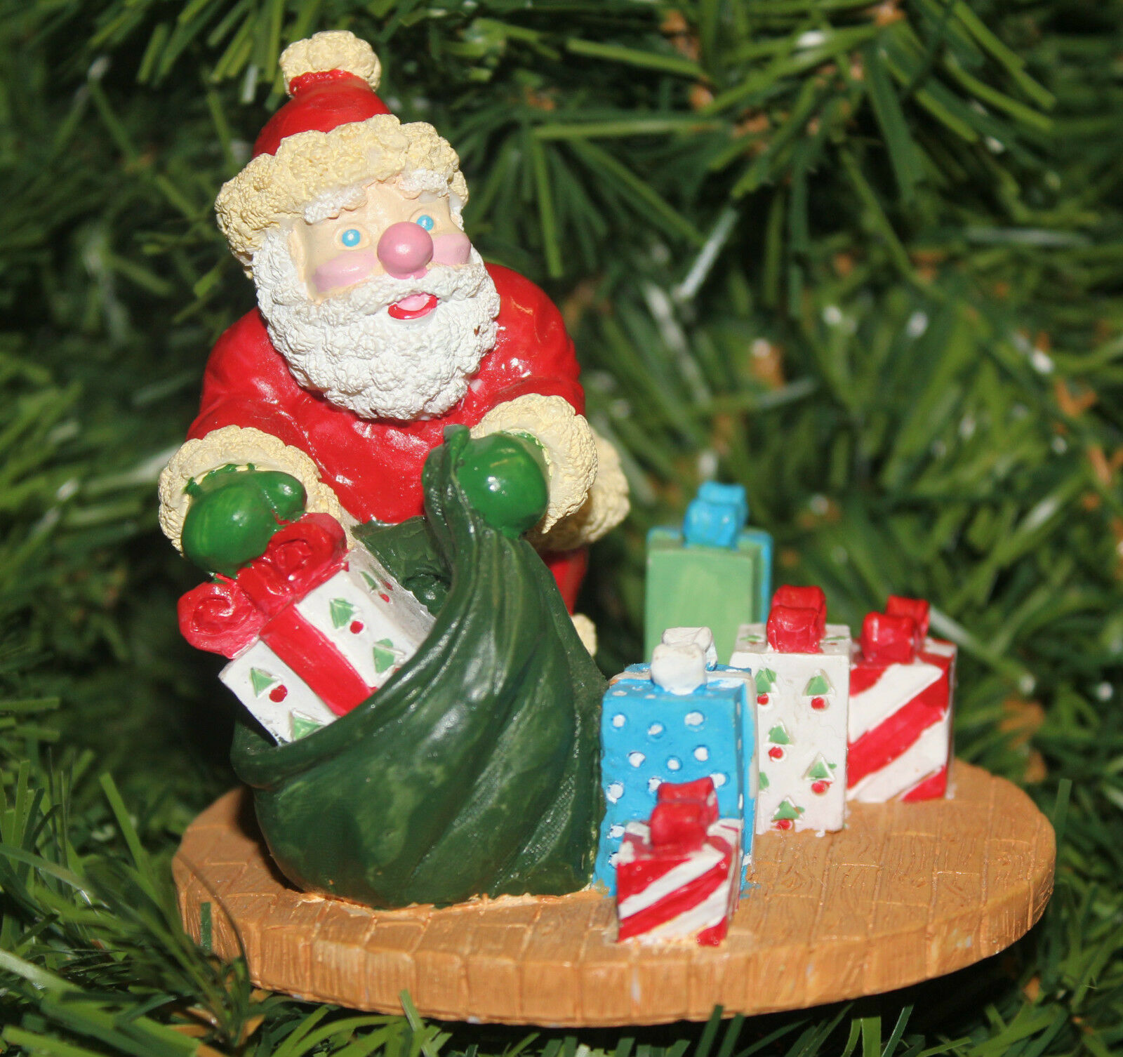 Primary image for TRADITIONS VINTAGE 1993 SANTA WITH GIFTS FIGURE FIGURINE HAND PAINTED & DETAILED