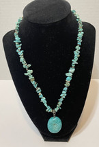 VTG Southwest Style Womens Turquoise Chips and Pendant Necklace Twist Clasp 11&quot; - £21.59 GBP