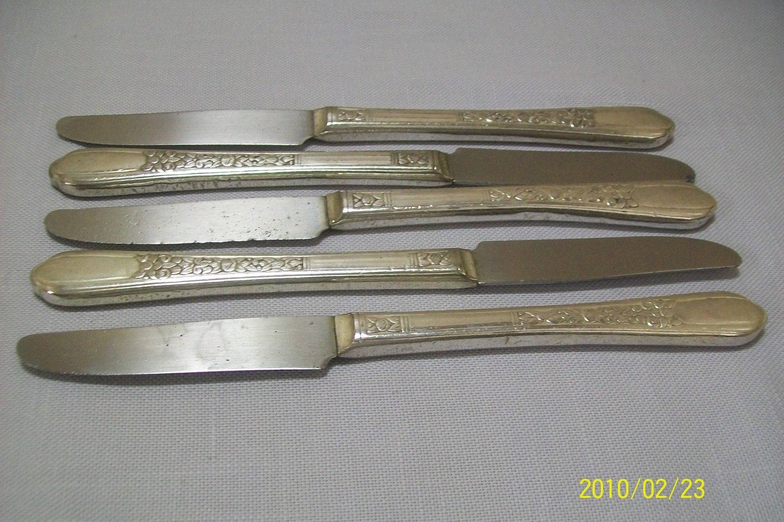 Primary image for Silver Plate Flat Ware Qty 5 Butter Knifes Floral Sl & GL Rogers Co 1938