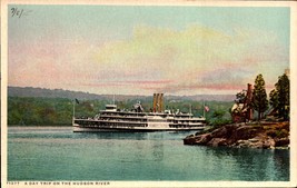 A Day Trip Adventure On The Hudson River New York NY 1920&#39;s Postcard BK67 - £4.75 GBP