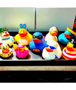 Darn CUTE! Vintage rubber ducky collection - $648.65 MXN