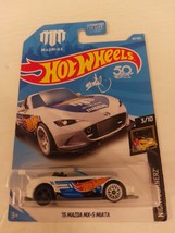 Hot Wheels 2018 #040 White 15 Mazda MX-5 Miata Mad Mike Nightburnerz Series 3/10 - £9.41 GBP