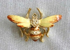 Elegant Enamel Gold-tone Bee Bug Brooch 1960s  vintage 1 3/8&quot; - £11.76 GBP