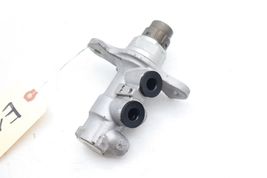 12-20 DODGE GRAND CARAVAN BRAKE MASTER CYLINDER E1899 image 4