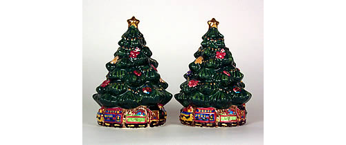 Treasure Craft Christman Salt & Pepper Set - $25.00