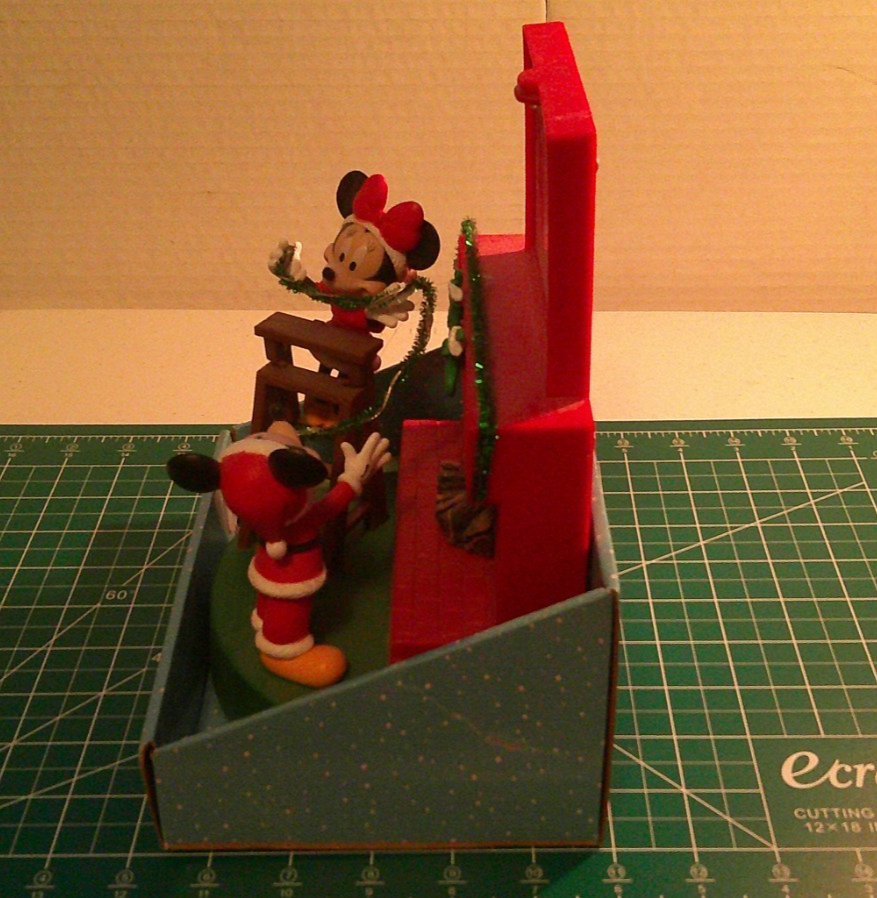 Disney Mickey & Minnie Mouse Christmass fire place musical motion NEW SEE THE PI Item image 5