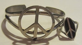 Vintage Metal Peace Sign Bracelet / peace sign ring hippie retro - £44.58 GBP